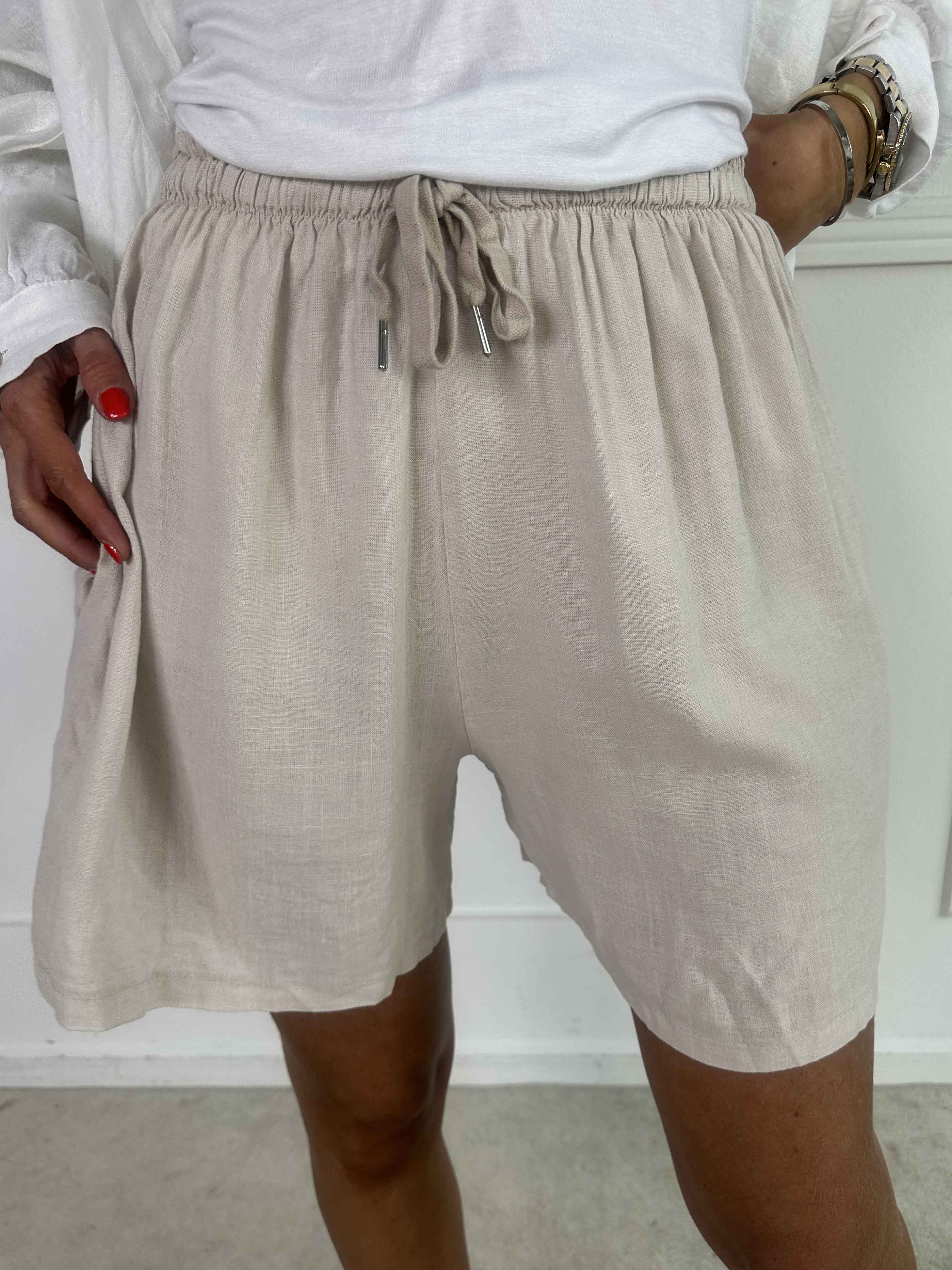 Clara Shorts - Lette shorts i viskose og hør